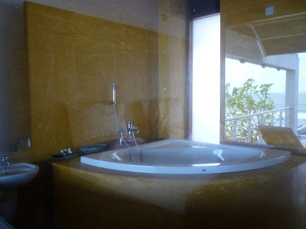The Cove Hotel Negombo Exterior photo