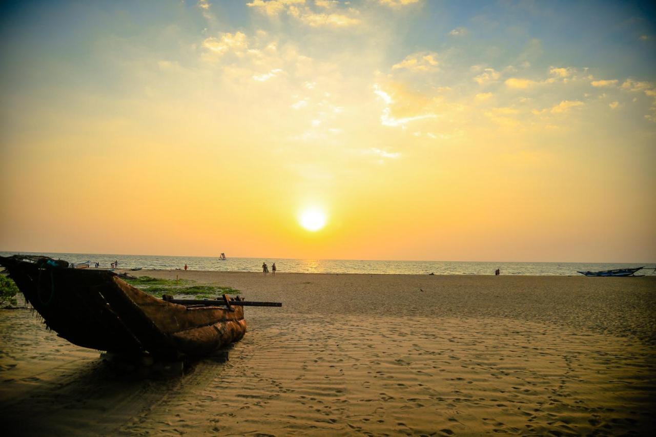 The Cove Hotel Negombo Exterior photo