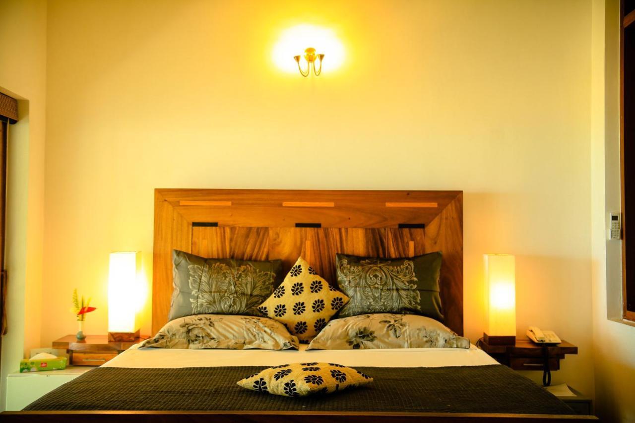 The Cove Hotel Negombo Exterior photo