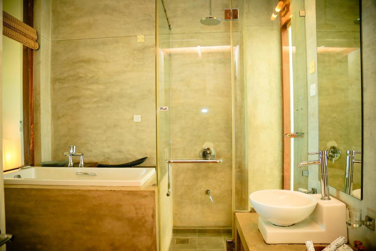 The Cove Hotel Negombo Exterior photo